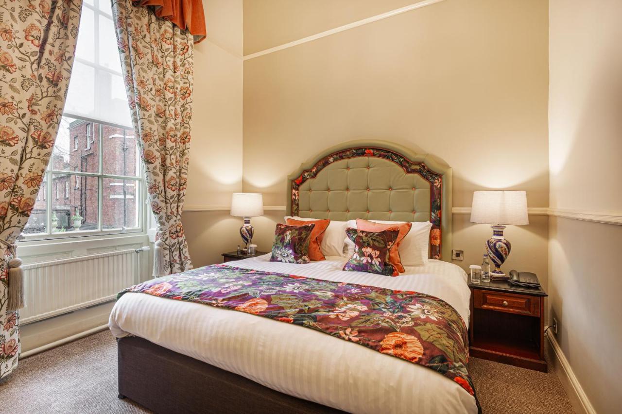 The Wynnstay Hotel, Oswestry, Shropshire Esterno foto