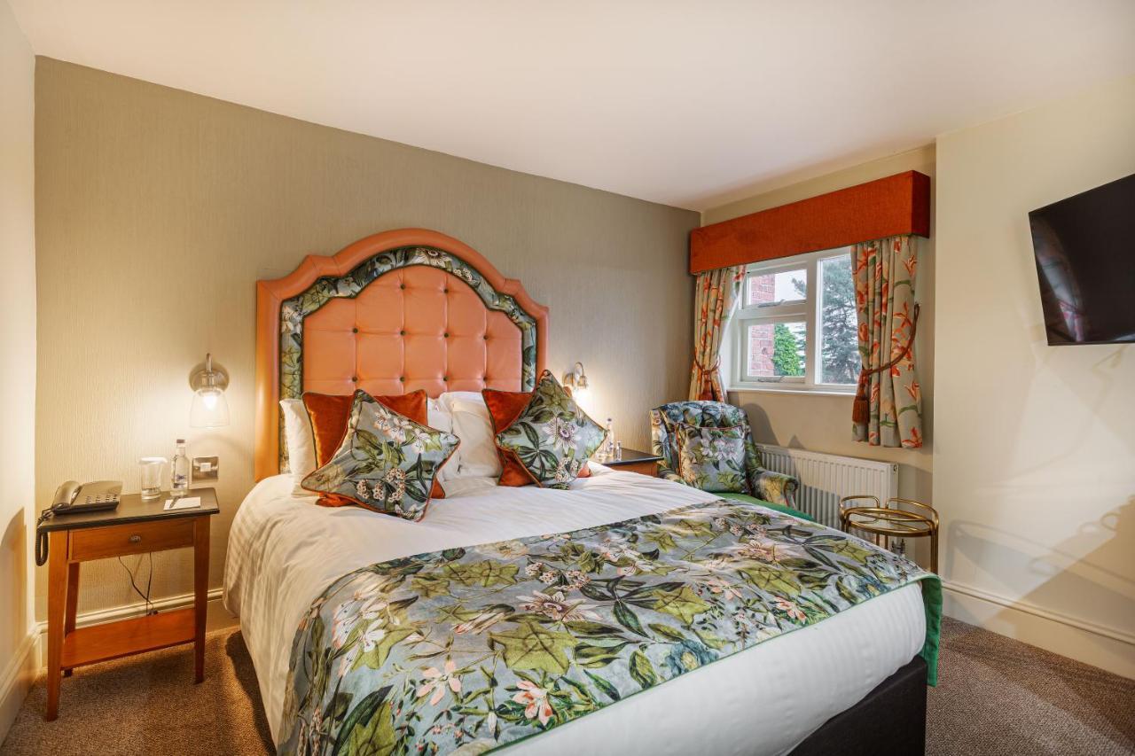 The Wynnstay Hotel, Oswestry, Shropshire Esterno foto