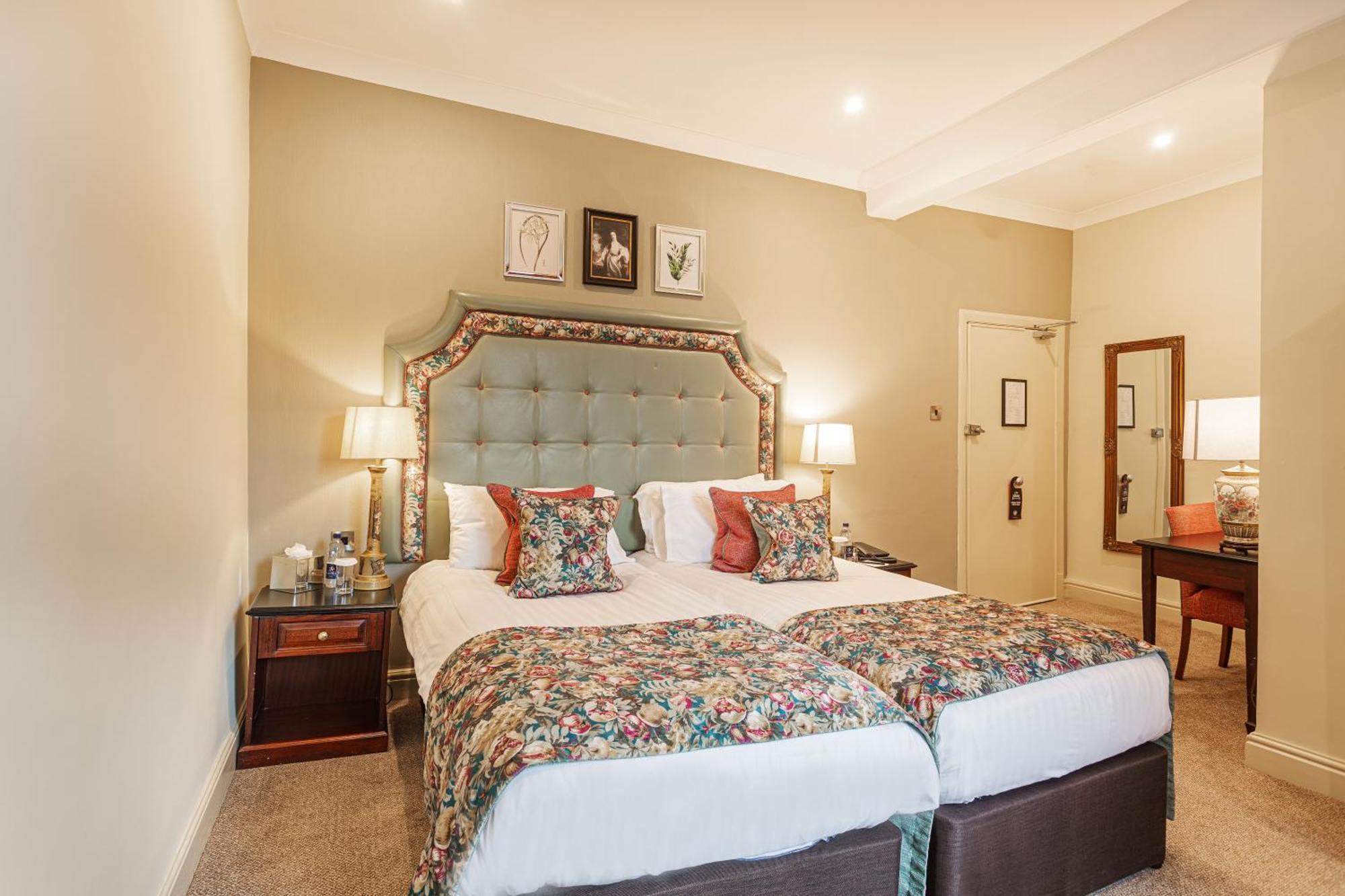 The Wynnstay Hotel, Oswestry, Shropshire Esterno foto