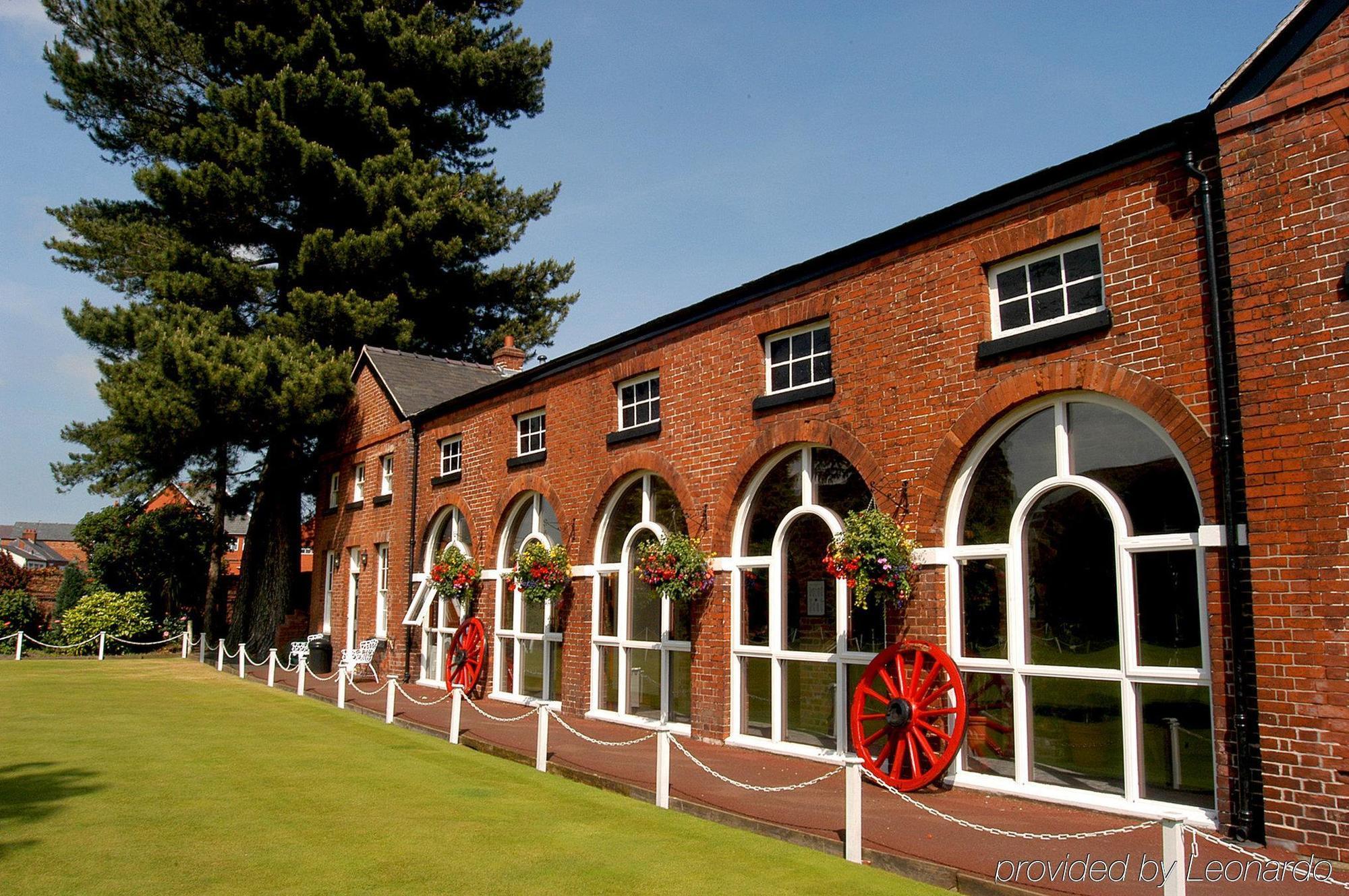 The Wynnstay Hotel, Oswestry, Shropshire Esterno foto