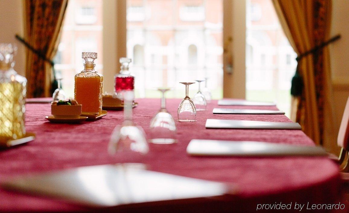 The Wynnstay Hotel, Oswestry, Shropshire Esterno foto