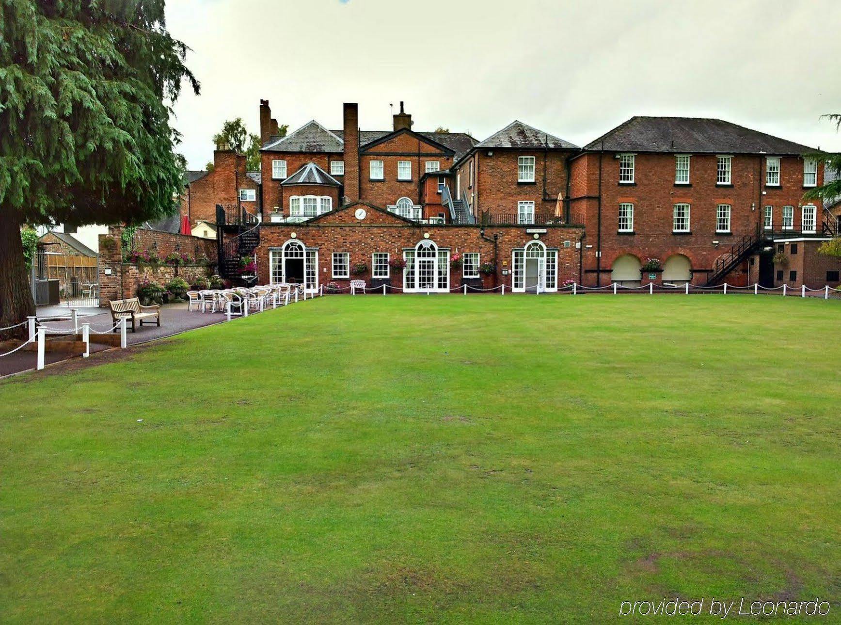 The Wynnstay Hotel, Oswestry, Shropshire Esterno foto
